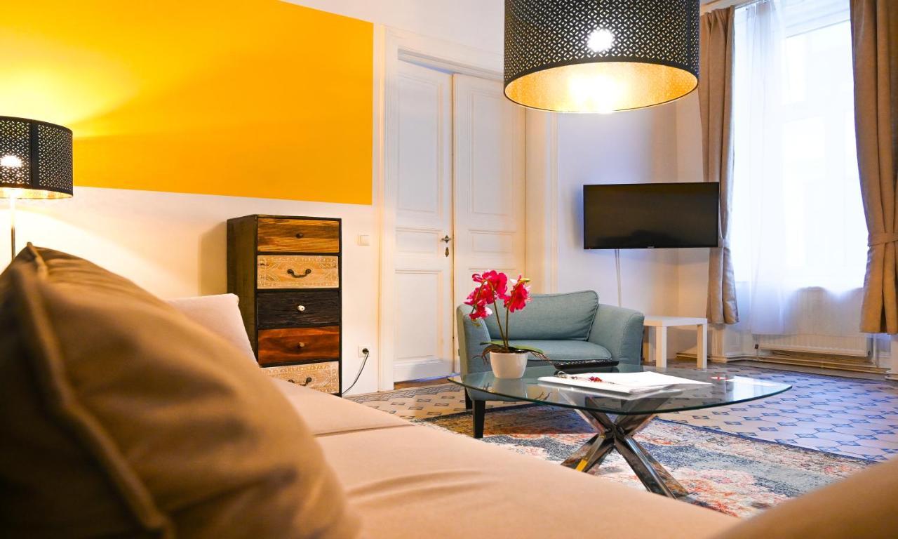 Backpacker Apartment City Center Wenen Buitenkant foto