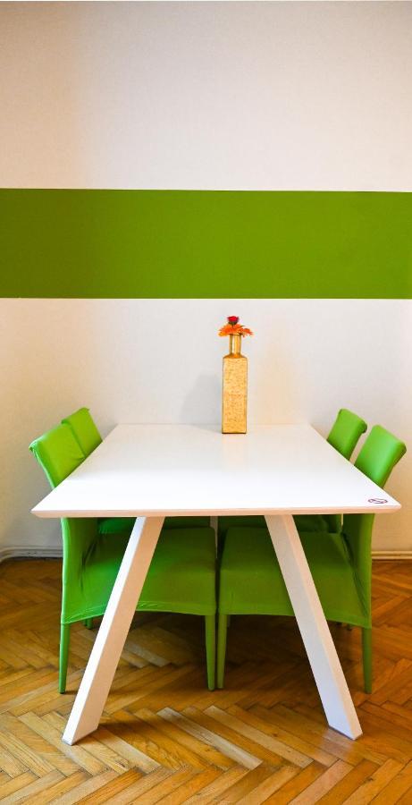 Backpacker Apartment City Center Wenen Buitenkant foto