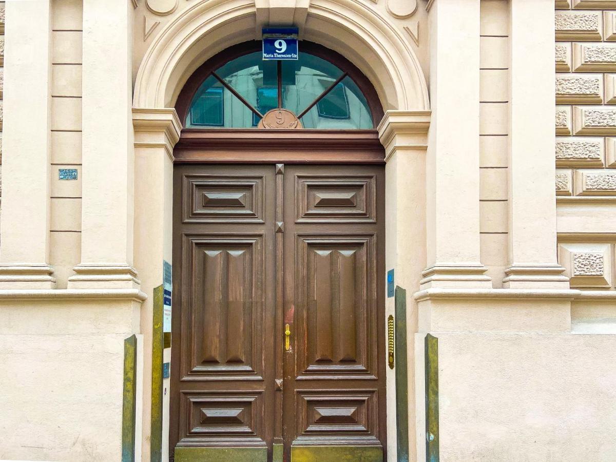 Backpacker Apartment City Center Wenen Buitenkant foto